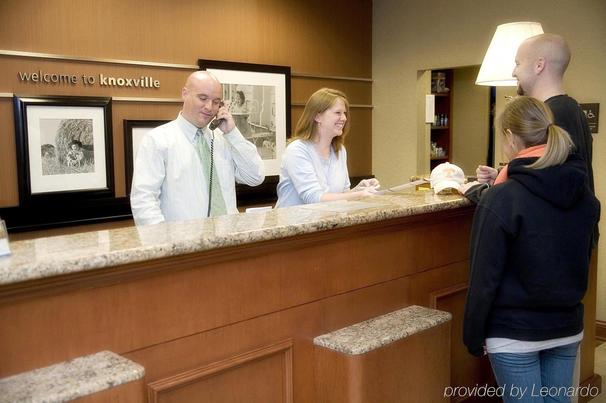 Hampton Inn & Suites Knoxville-Downtown מראה פנימי תמונה
